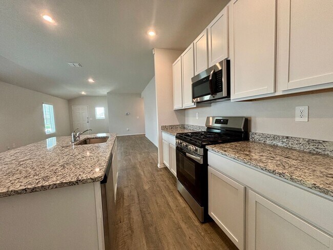 Building Photo - 2024 3-bed 2-bath home in Converse