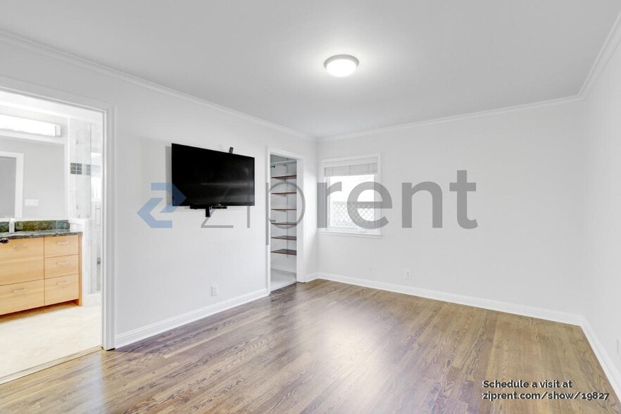 Building Photo - 809 E 16th Ave