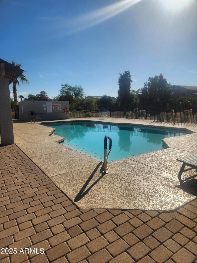 Building Photo - 802 E Rosemonte Dr