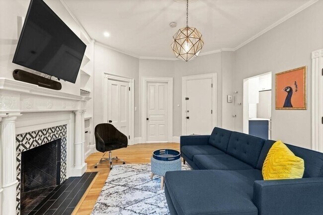 Building Photo - 473 Beacon St