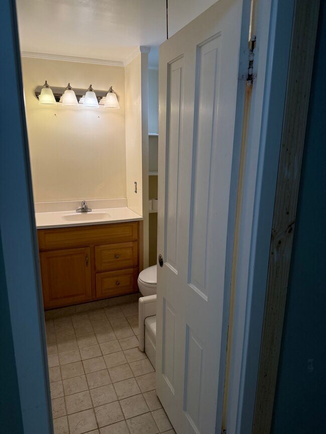 Building Photo - 105