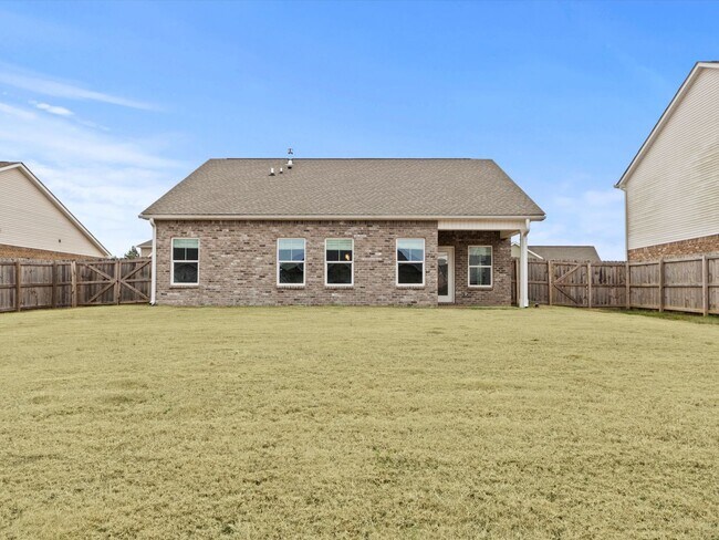 Building Photo - Like-New 3BR Home in Brookhill Landing Near Downtown Athens & I-65