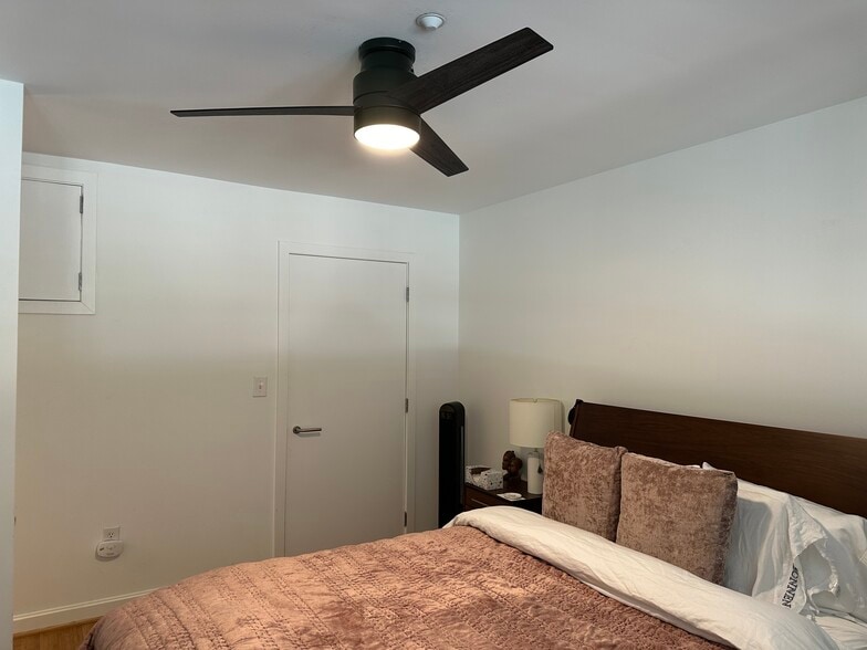 Bedroom area - 1390 V St NW