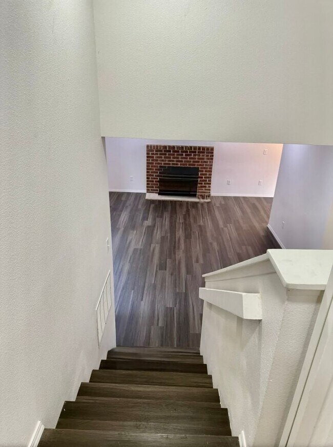 Building Photo - Welcome to this beautifully remodeled 3-be...