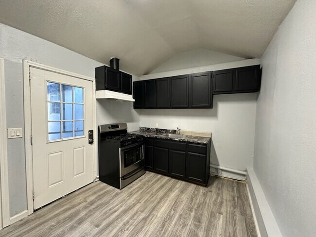Building Photo - 10635 Acalanes Dr
