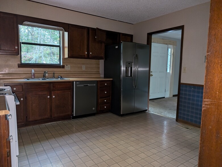 Kitchen and back deck door - 2456 Burgundy Dr