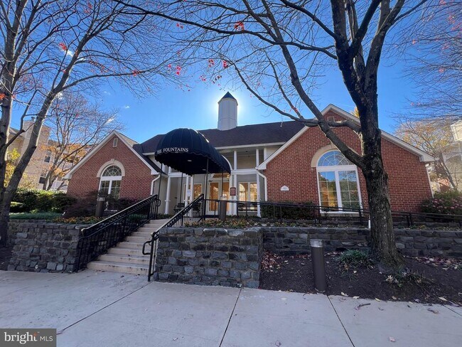 Building Photo - 1530 Lincoln Way