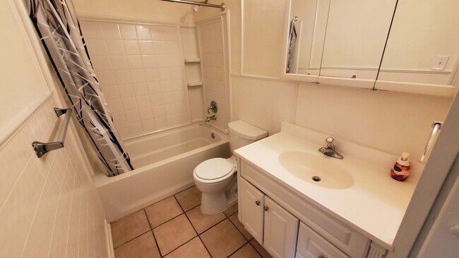 Building Photo - 3-2 in Southlawn!