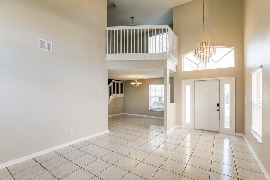 Building Photo - 333 SW 195th Ave