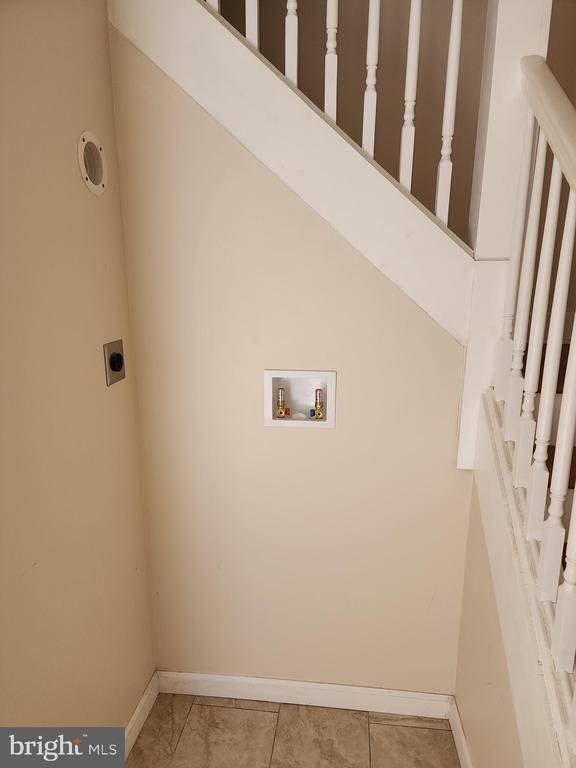 Primary Photo - 419 W Grange Ave