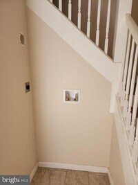 Building Photo - 419 W Grange Ave