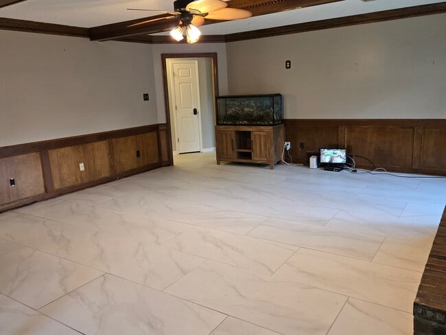 Building Photo - 4220 Glenroy Dr