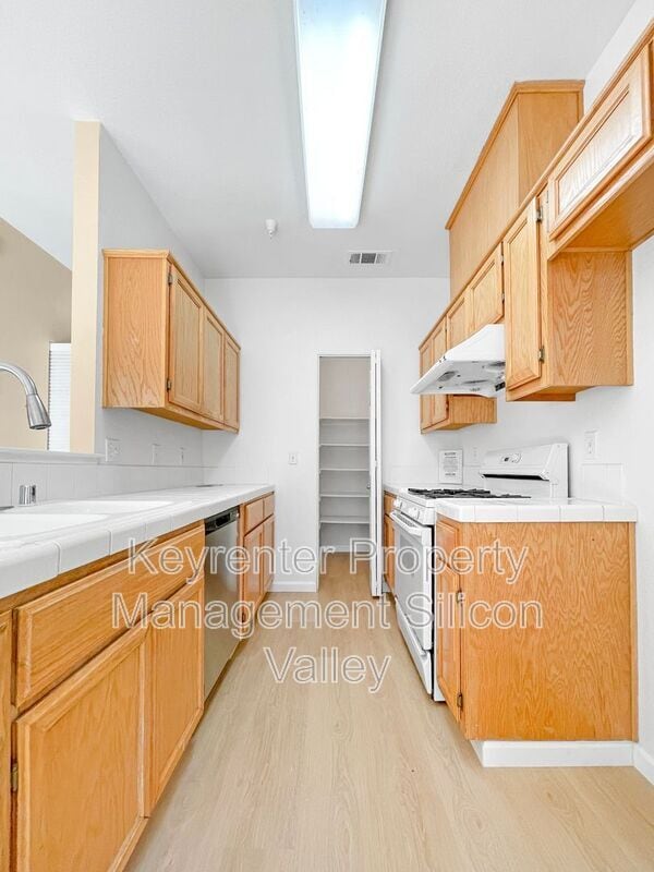 Building Photo - 603 Morningstar