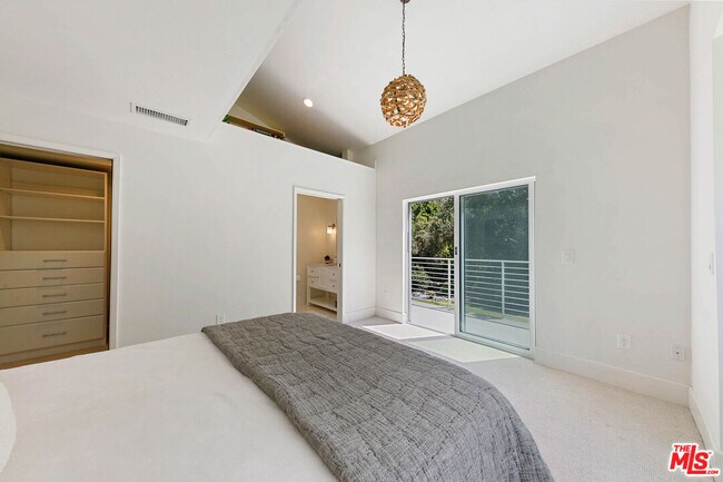 Building Photo - 6314 Sycamore Meadows Dr