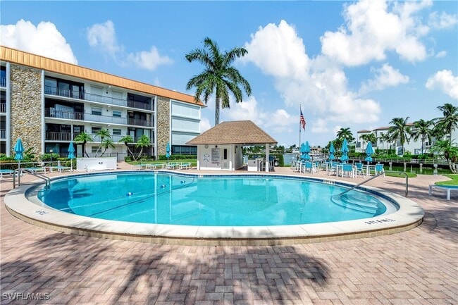 Building Photo - 2900 Gulf Shore Blvd N