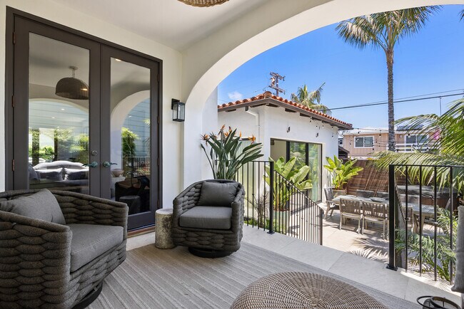 Building Photo - 227 Neptune Ave