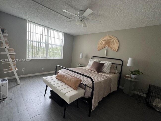 Building Photo - 9450 Poinciana Pl