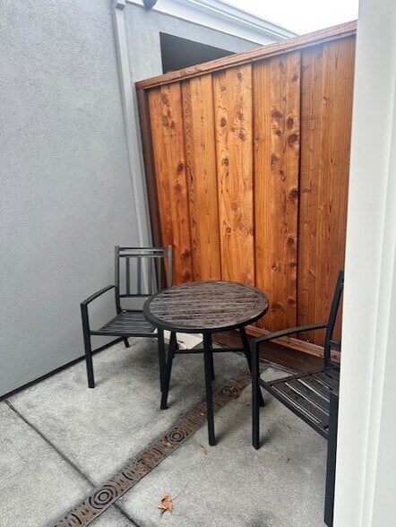 Patio - 843 Southampton Dr