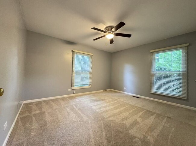 Building Photo - 4805 Greenwich Ct