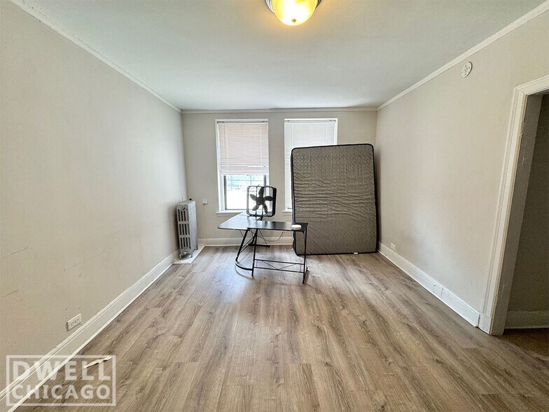 Building Photo - 2722 N Kimball Ave