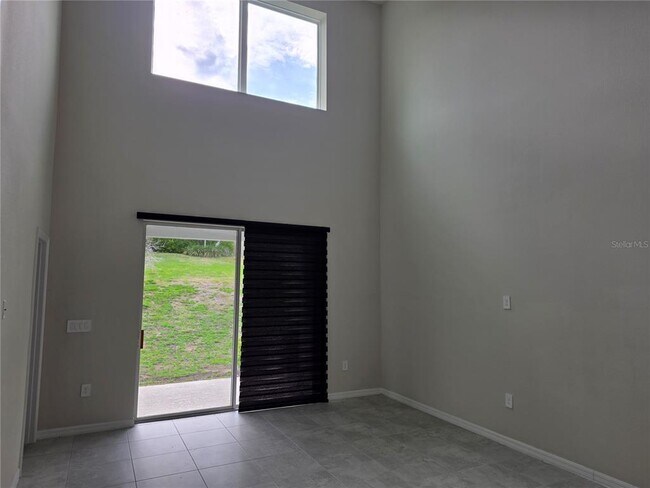 Building Photo - 2865 High Pointe St