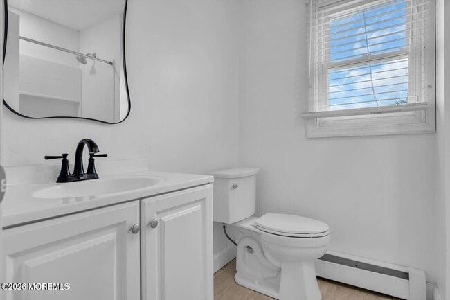 Building Photo - 305 Hudson Dr