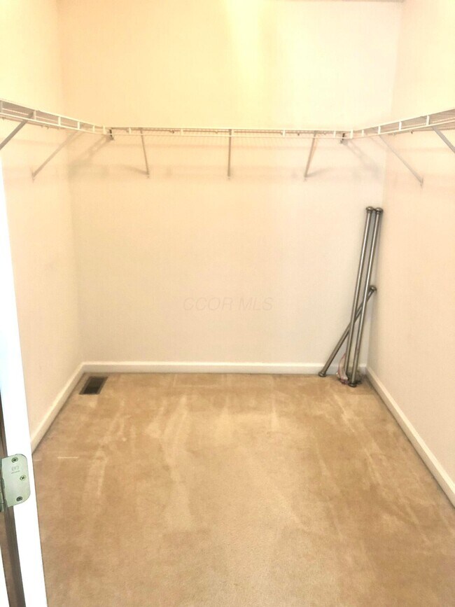 Building Photo - 2916 Abbey Knoll Dr