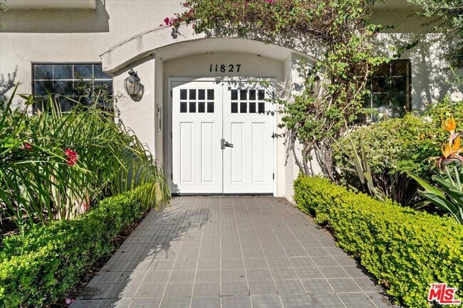 Building Photo - 11827 Goshen Ave