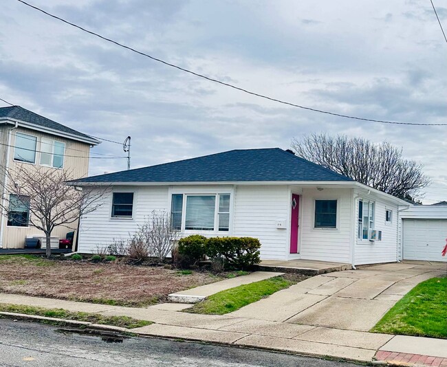 Primary Photo - 74 Bermuda St