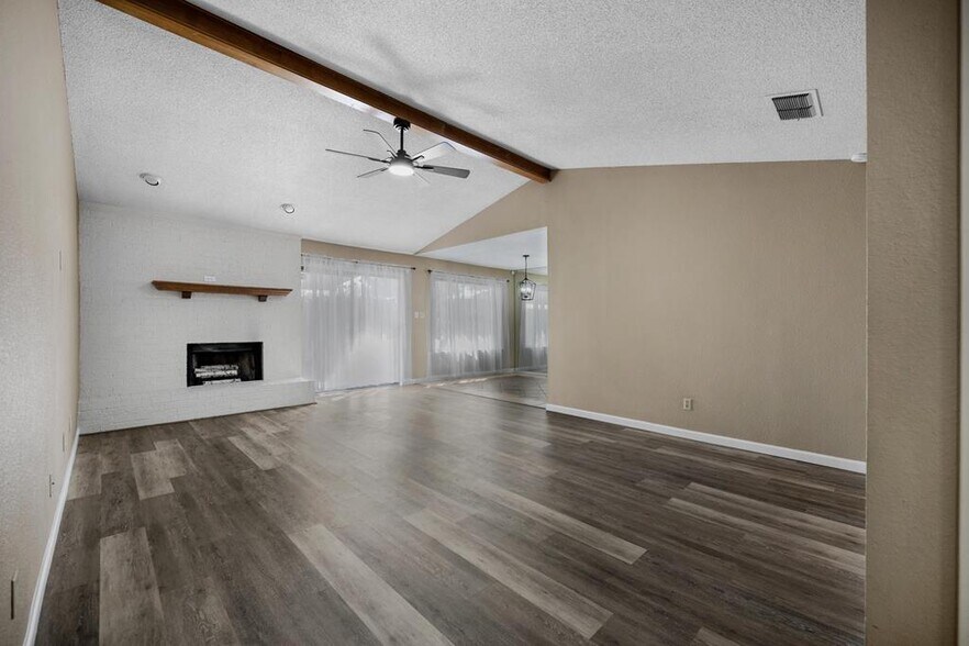 Building Photo - 105 Quail Run