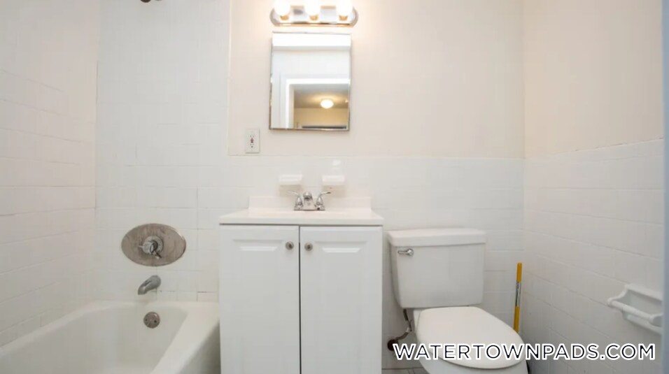 Building Photo - 16 Whites Ave