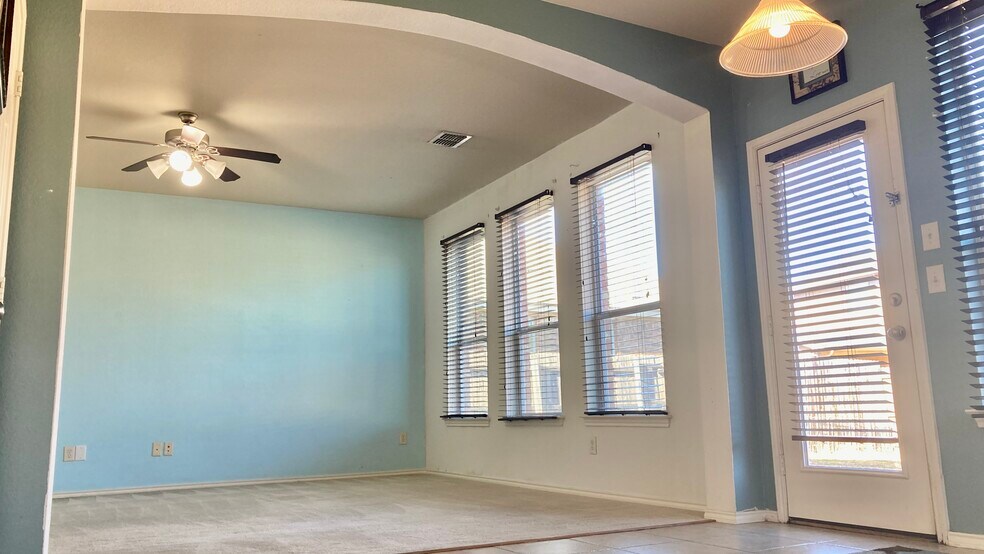 Building Photo - 340 Turquoise Dr