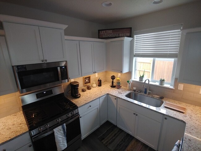 Building Photo - Single level home SW Redmond