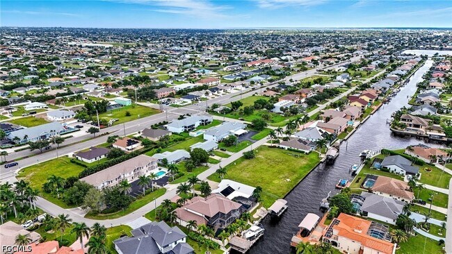 Building Photo - 1203 SW 48th Terrace