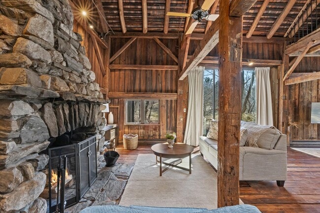 Building Photo - 200 Chestnut Ridge Rd