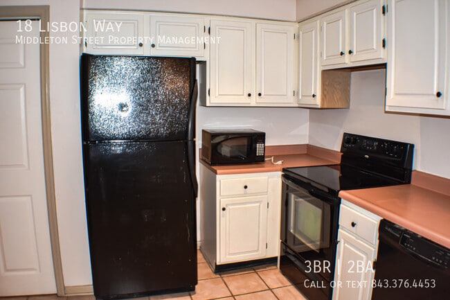 Building Photo - 18 Lisbon Way