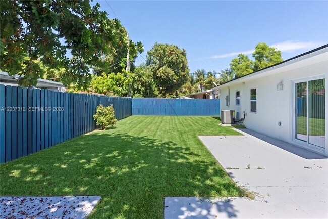 Building Photo - 1473 NE 30th Ct