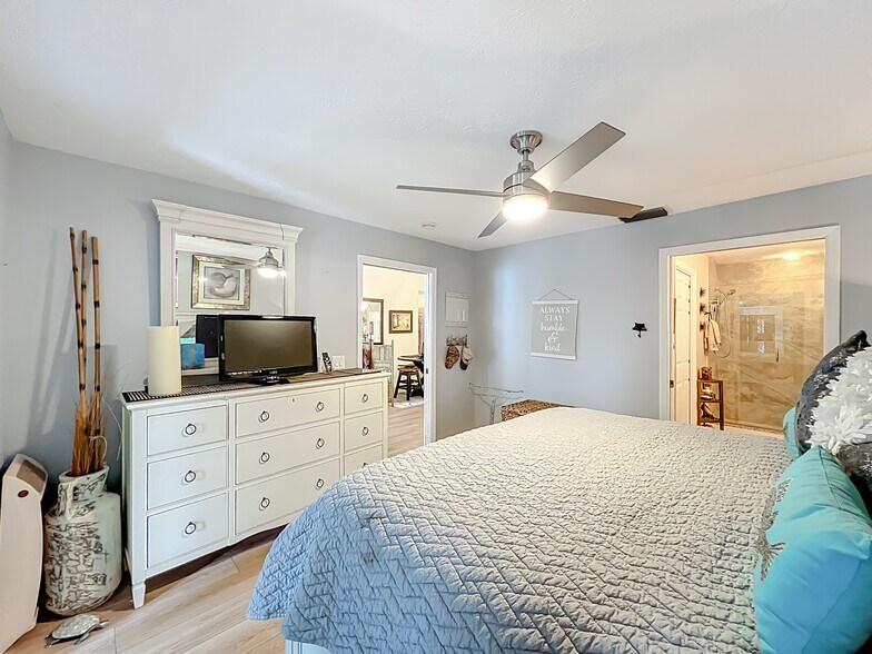 Building Photo - 760 Lake Orchid Cir