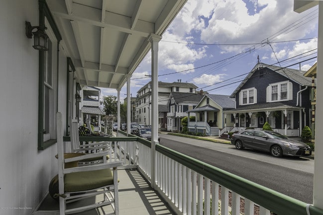 Building Photo - 35 1/2 Olin St