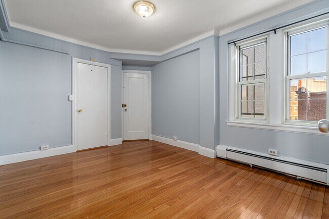 Building Photo - 1450-1454-1454 Beacon St