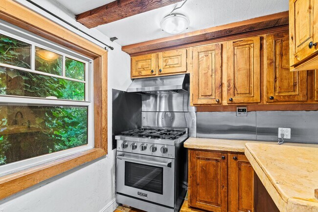 Building Photo - Cozy Cabin Retreat in Scotts Valley – Idea...