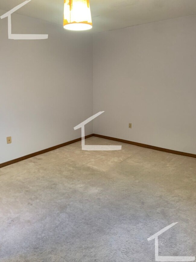 Building Photo - Coolidge Corner 1-Bed with Laundry in Unit...