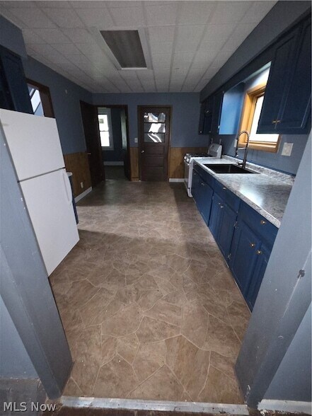 Building Photo - 3454 E 73rd St