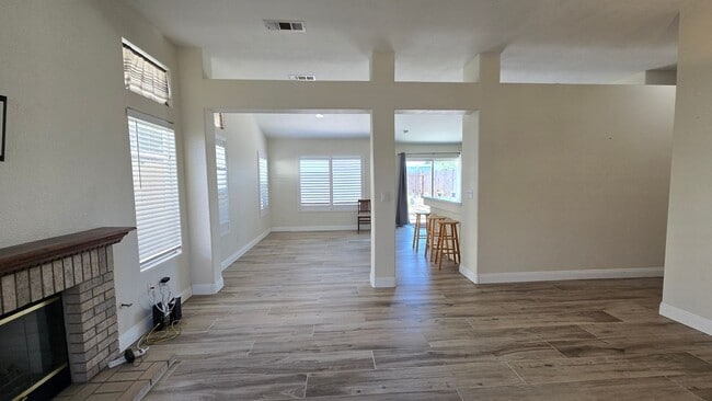 Building Photo - 8719 Starfish Dr