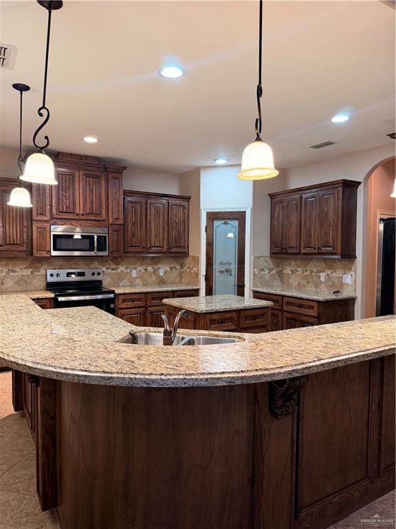 Building Photo - 27 Granada Cir