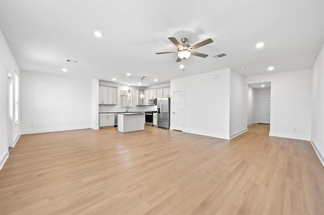 Building Photo - 433 Bristlecone Bend