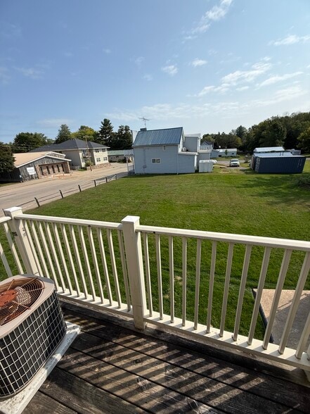 Building Photo - 206 W Main St