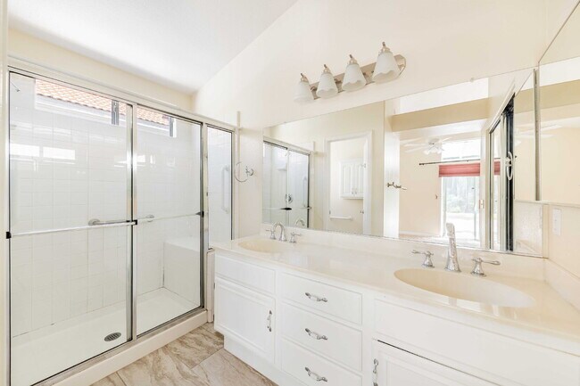Building Photo - The Colony 55+ community. Great 2 bedroom/...