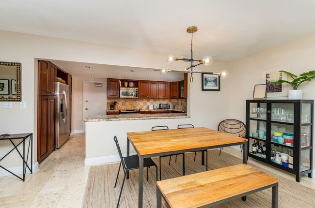 Building Photo - 199 Ocean Ln Dr