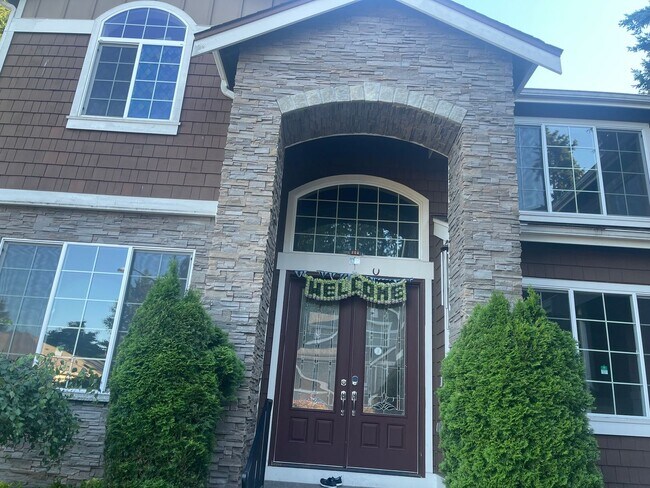 Primary Photo - Tech Commuter's Dream Home - Walk to Micro...